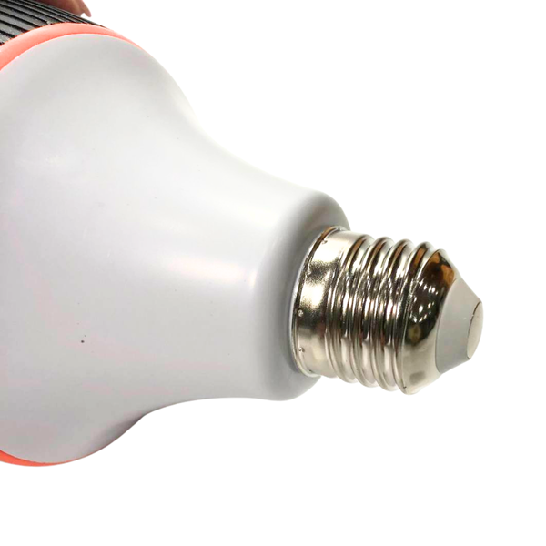 Акумуляторна LED-лампа B599 30W &mdash; цоколь E27 крупним планом