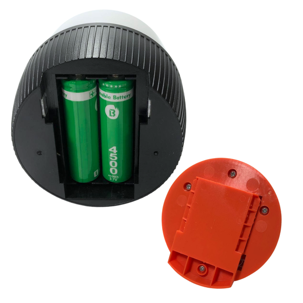 Акумуляторна LED-лампа B599 &mdash; відсік з 2 акумуляторами 18650 та кришка