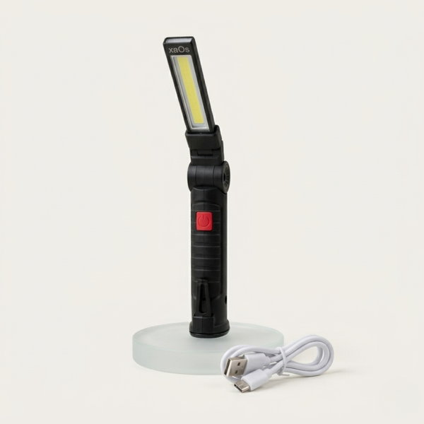 Комплектація акумуляторного ліхтаря Work Light Pro 2026: професійний LED-ліхтар з поворотною COB-панеллю та кабель USB для заряджання на світлому фоні.