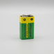 Акумуляторна батарея Крона 9V Li-ion зеленого кольору з роз'ємом Type-C для зарядки на світлому фоні